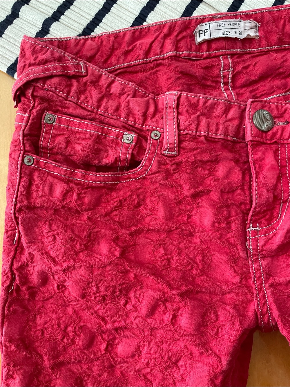 27. FREE PEOPLE Hot Textured Red Skinny Jeans - Picture 3 of 8